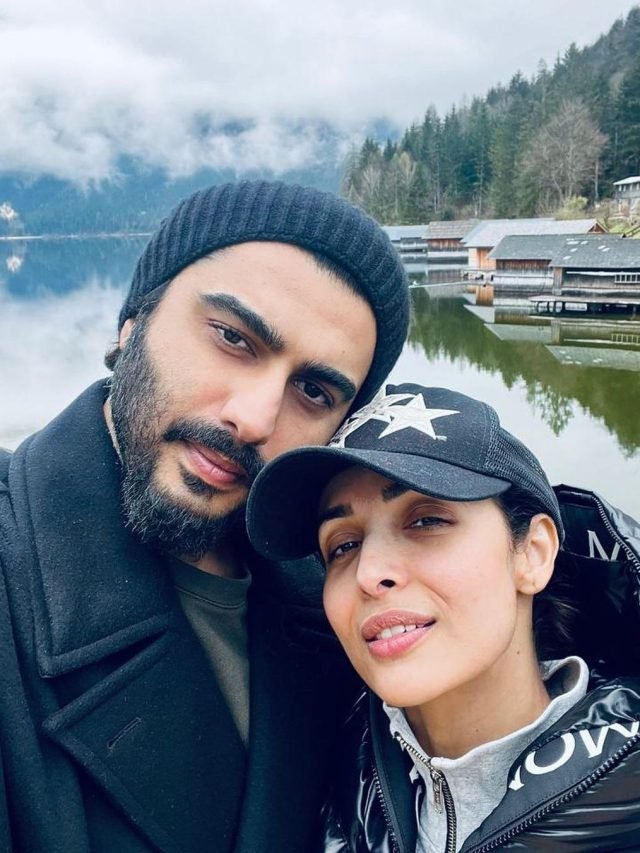विदेश में Arjun Kapoor के साथ रोमांटिक हुईं Malaika Arora, शेयर की तस्वीरें
