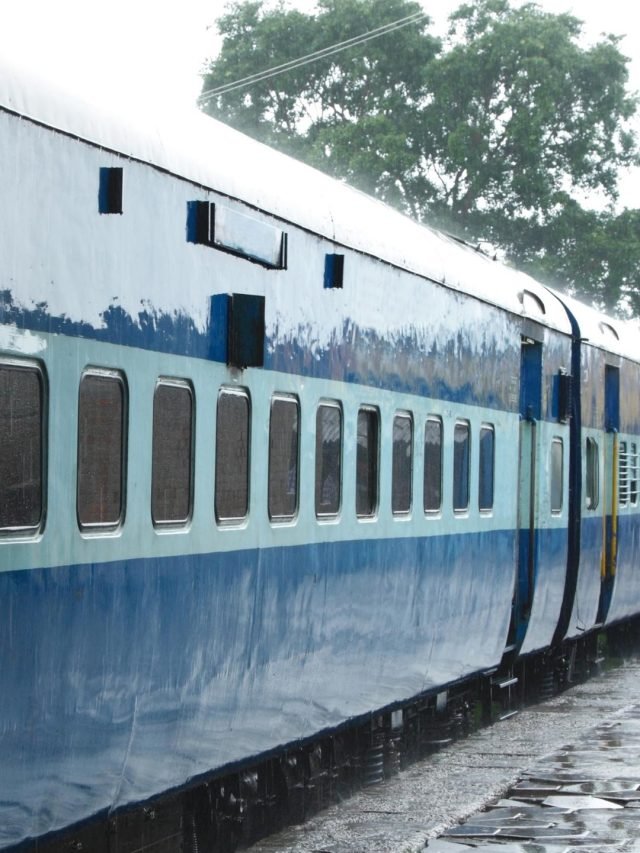 भारतीय रेलवे की टॉप 10 ट्रेनें, सफर के लिए है सबसे शानदार