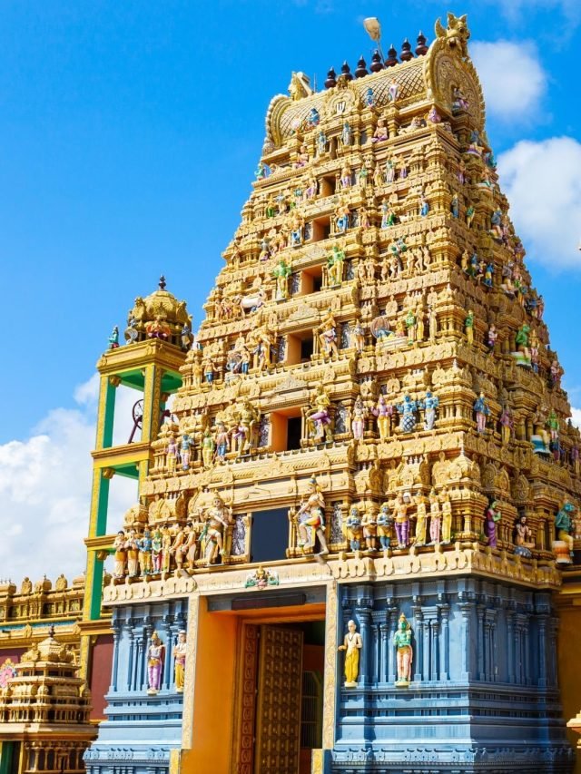 विश्व के 10 सबसे बड़े हिंदू मंदिरों की सूची