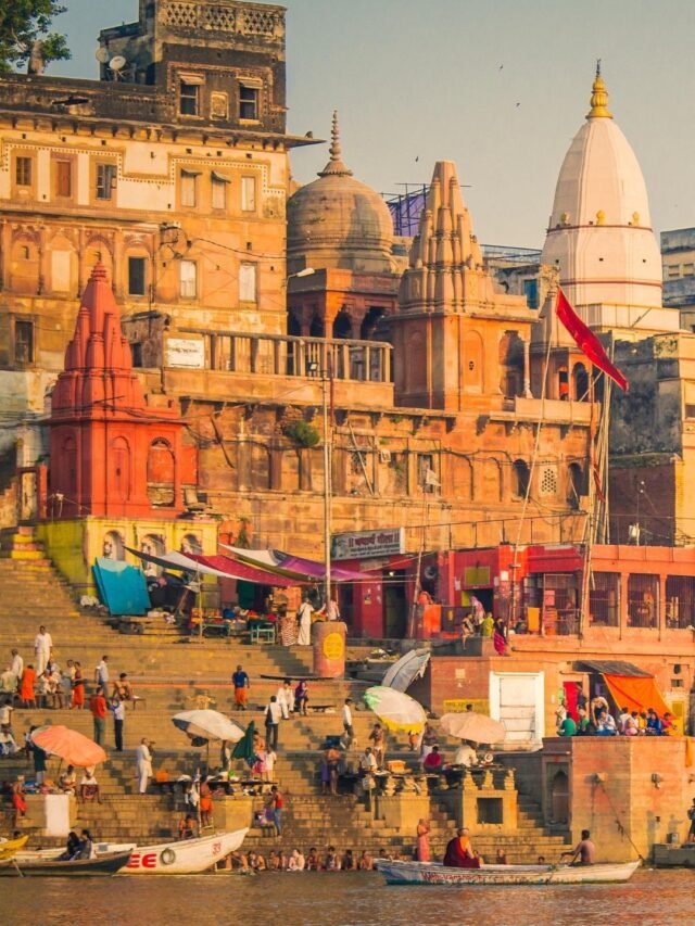 भारत में घूमने के लिए 10 सर्वश्रेष्ठ आध्यात्मिक स्थान
